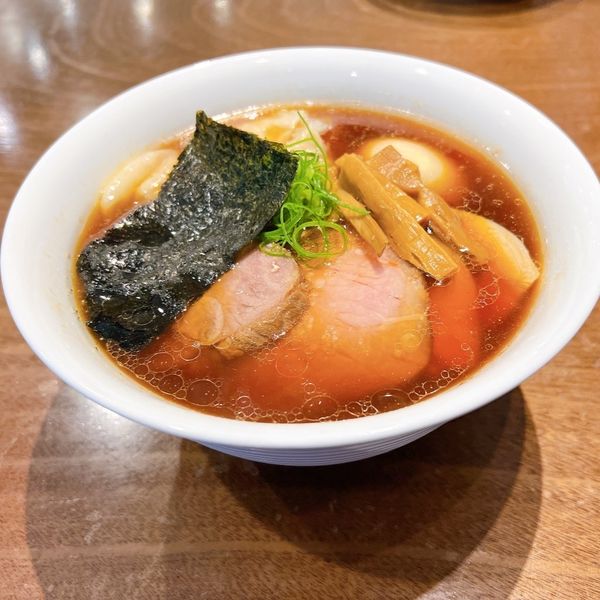 「特製醤油ラーメン」@らぁ麺 すぎ本の写真