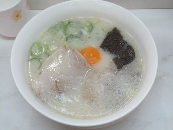 「玉子入りラーメン（700円）」@一休軒さがラーメンの写真