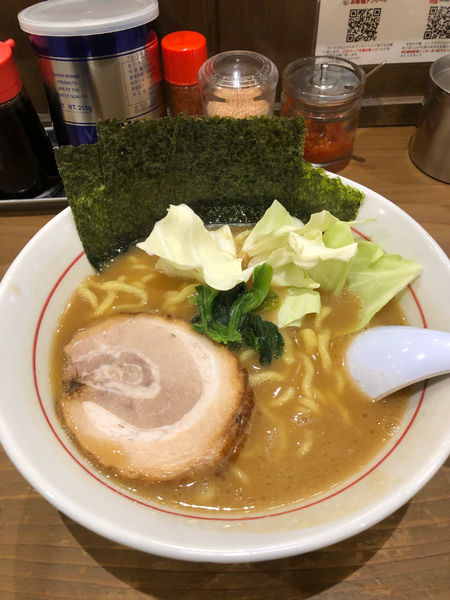 「うまいラーメン硬め濃いめ、半チャーハン」@松福 御殿場インター店の写真