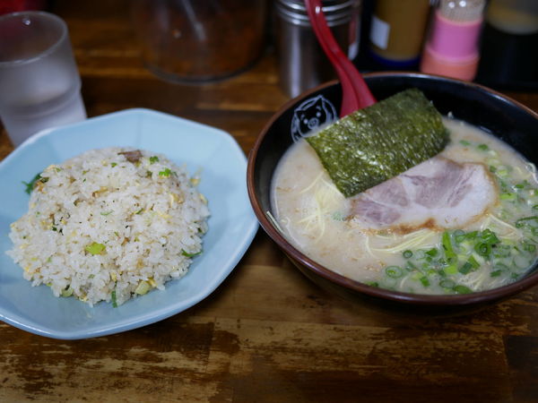 「チャーハンセット 粉落とし」@博多ラーメン長浜や 上野店の写真