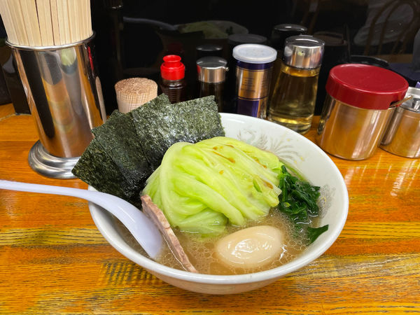「キャベ玉ラーメン¥850」@横浜ラーメン厨房 うえむらやの写真