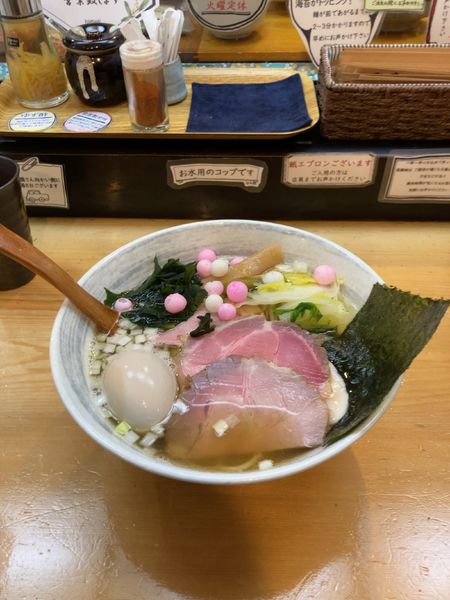 「特製いりこそば+替え玉」@讃岐ラーメン 香麦 -komugi-の写真