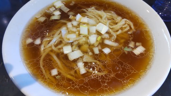 「かけ醤油らーめん（醤油）500円」@らーめん ちゃん亭の写真