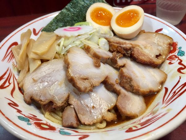 「黒丸味玉チャーシュー油そば【1000円】」@ぶぶか 吉祥寺北口店の写真