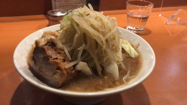 「豚麺ﾐﾆ 150g（豚1枚）￥700 豚増1枚 ￥100」@麺屋 長次郎の写真