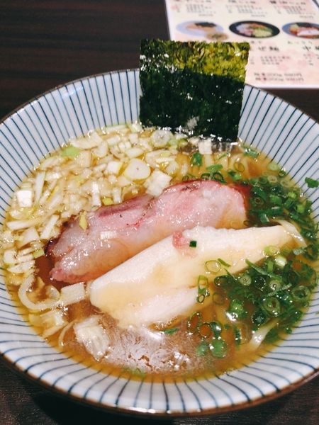 「あっさり中華そば　和え玉鶏油と煮干し醤油」@らぁ麺 鬼滅の桜の写真