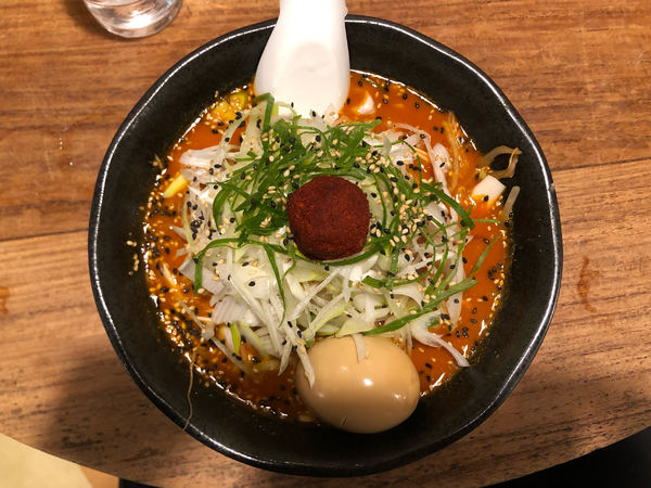 「日光赤おろち＋半熟味付玉子」@自然派ラーメン 花の季の写真