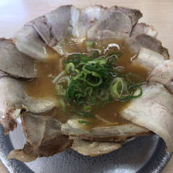 広東風らーめん+チャーシュー多め（800円）