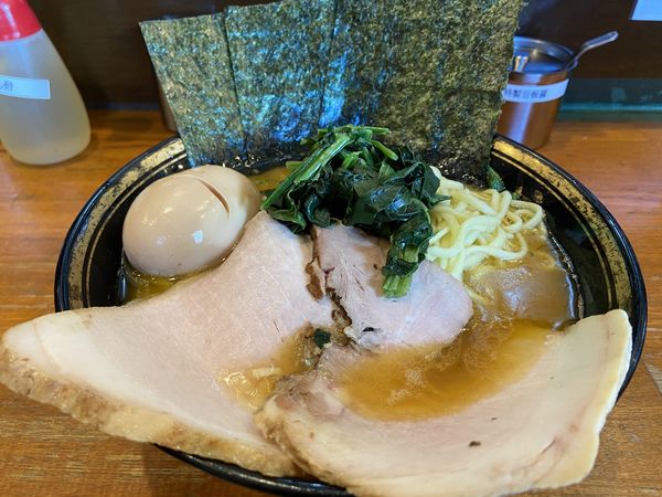 「ラーメン＋味付玉子（ｶﾀﾒ ｽｺｼｳｽﾒ）」@末廣家の写真