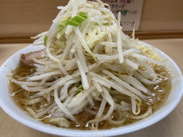 「みそラーメン（ﾆﾝﾆｸ）」@ラーメン二郎 京成大久保店の写真