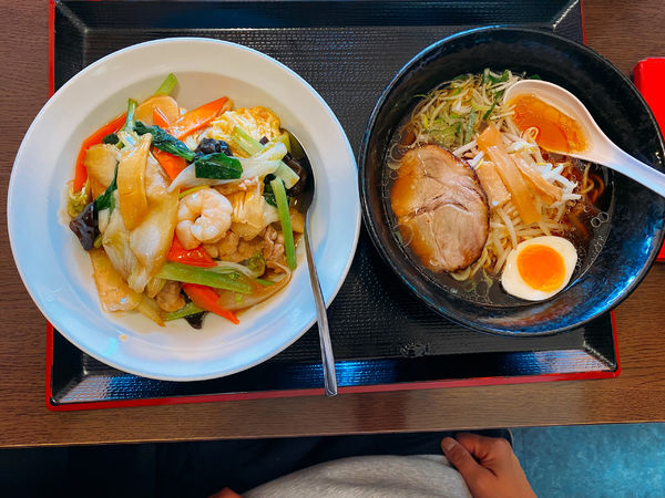 「醤油ラーメン　中華飯セット」@中国料理 四海聚の写真