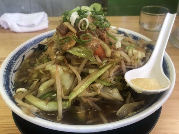 「鞍馬口そば・1玉・細麺・ニンニク＋餃子（850＋300円）」@大雄燕の写真