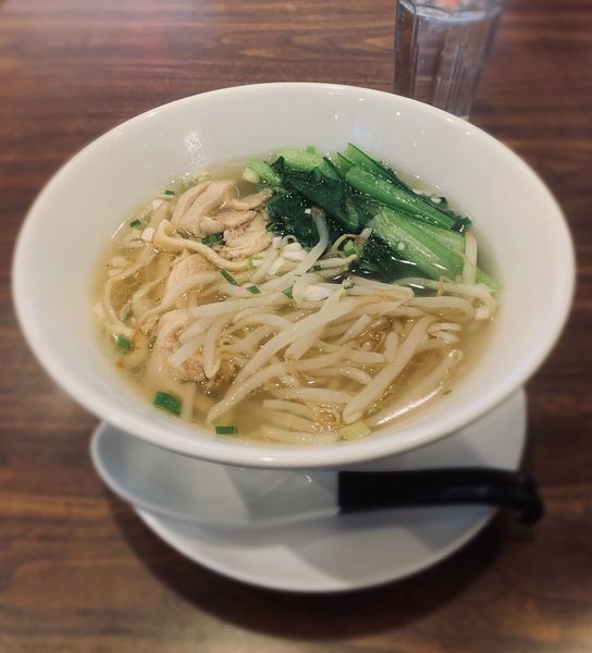 「【ランチ】鶏肉塩らーめん（麺固め￥680）」@ファミリー中華レストラン パンダの写真