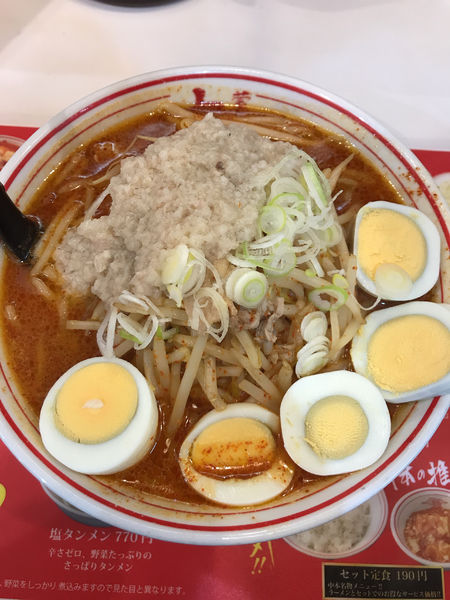 「味噌卵麺＋背脂」@蒙古タンメン 中本 大宮店の写真