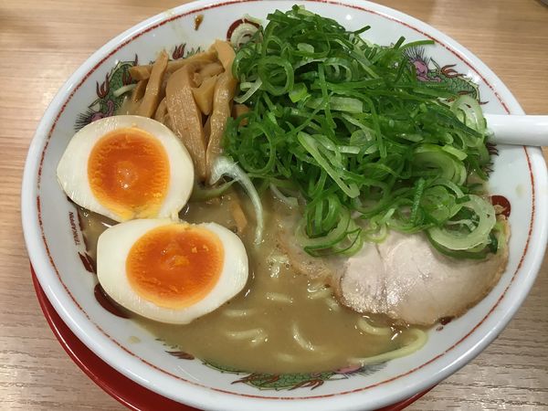 「こってり798円、玉子120円、メンマ130円、ネギ130円」@天下一品 柏店の写真