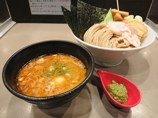 「特製海老つけめん＋バジルソース」@つけ麺 五ノ神製作所の写真