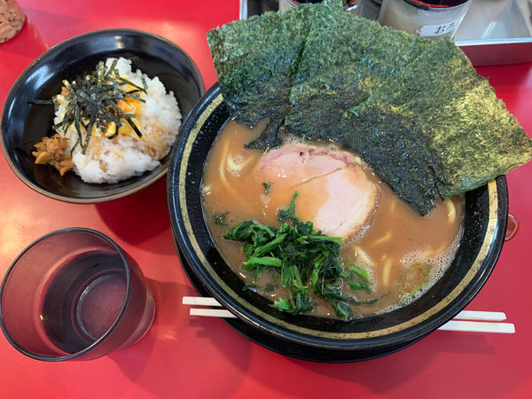 「ラーメン、半卵丼」@家系ラーメン 熊田家の写真