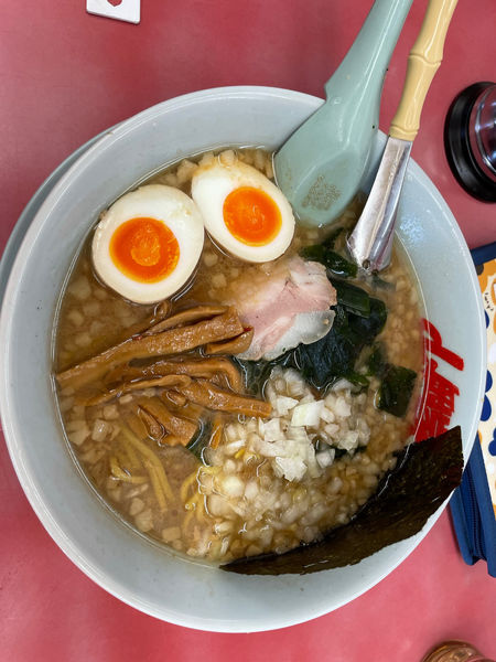 「プレミアム醤油とんこつラーメン」@山岡家 富士店の写真
