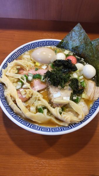 「得製中華そば」@びんびん豚 坂戸店の写真