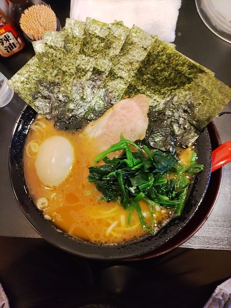 「ラーメン+味玉+のり」@横浜家系らーめん 山崎家の写真