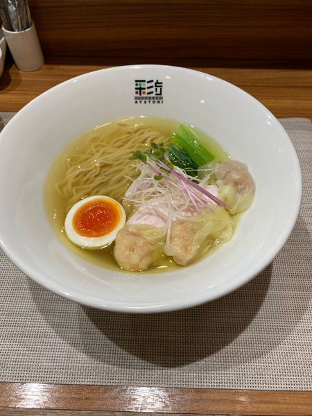 「塩らーめん+ワンタン（3ケ）」@彩とりの写真