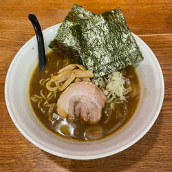 ビーフカレーラーメン(940円)