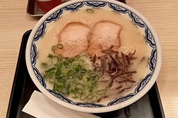 「博多らーめん(720円)バリカタ」@由丸 人形町店の写真