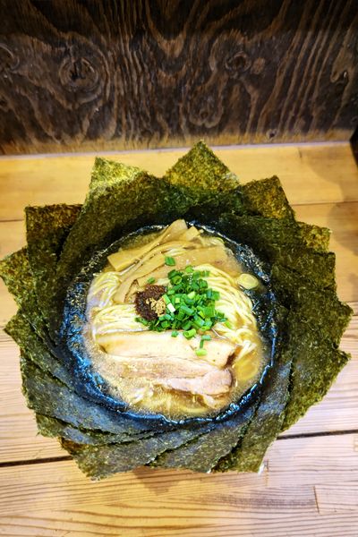 「醤油ラーメン」@こく味ラーメン かしわ屋の写真