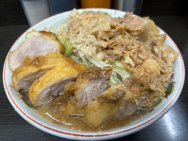 「ラーメン ¥800 豚増し ¥200 ほぐし豚 ¥100」@ラーメン二郎 川越店の写真