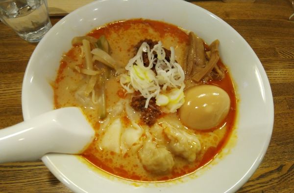 「ワンタン担々メン+味つけ玉子」@支那ソバ おさだの写真