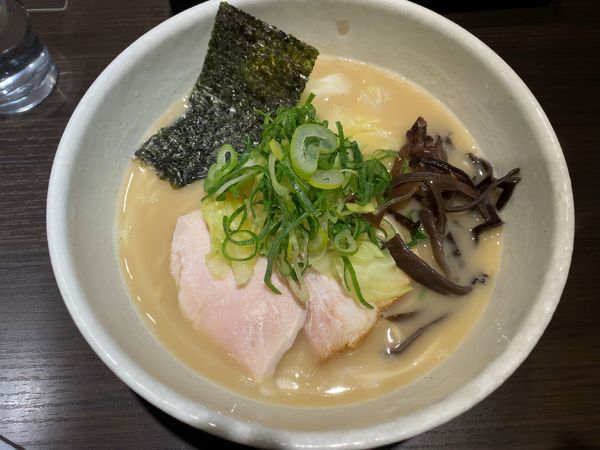「鶏白湯塩ラーメン850円」@麺や 福一の写真