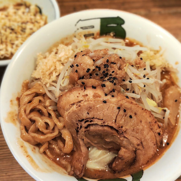 「雷味噌ミニ900円ｶﾚｰﾓﾝﾄﾚｰ120円」@雷 千葉駅前店の写真