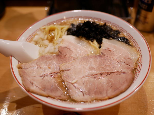 「中華そば 醤油 背脂多め」@背脂煮干し中華そば 和市 新橋本店の写真