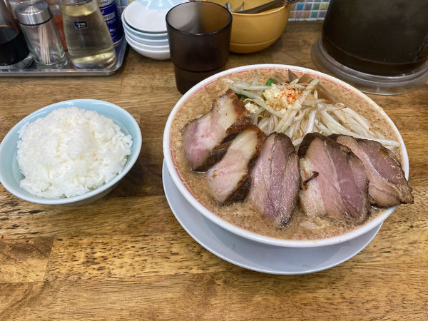 「味噌ラーメン大(脂増し)＋チャーシュー1枚追加＋ライス」@中華蕎麦 丸め 東久留米店の写真