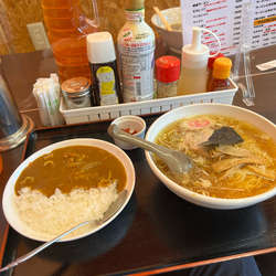 ラーメンと半カレー800円