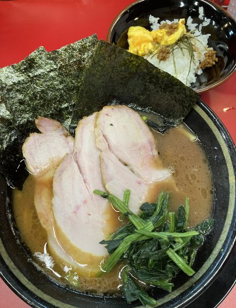 「チャーシュー3枚＋半たまごライス」@IEKEI_TOKYO 王道家直系の写真