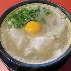 生卵入りラーメン（650円）