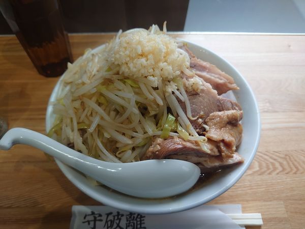 「破醤油ラーメン　ニンニク入り　煮豚」@麺屋のスたの写真