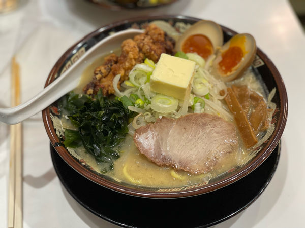 「特製ラーメン+バター」@北海道らーめん みそ熊 北千住店の写真