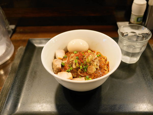 「麻婆まぜそば＋サービス味玉」@らぁ麺 やまぐち 辣式の写真