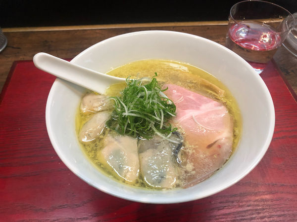 「牡蠣そば＋牡蠣増し」@神保町黒須の写真