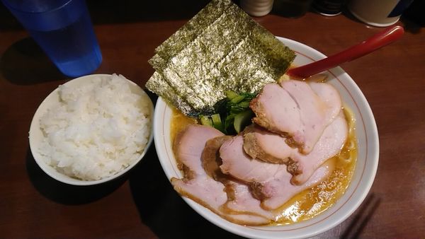 「チャーシューモモ肉中盛り＋ライス」@らーめん飛粋の写真