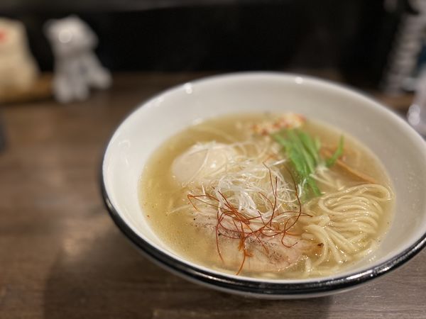 「鯛塩らぁ麺「寿」950円 味玉乗せ 110円」@らぁ麺BAR 錦 iwamotoの写真