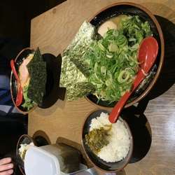 中盛り九条ネギ＋味玉　硬め濃いめ多め　ライス