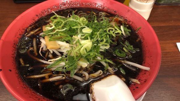 「漆黒醤油ラーメン」@ラーメン 魁力屋 練馬インター店の写真