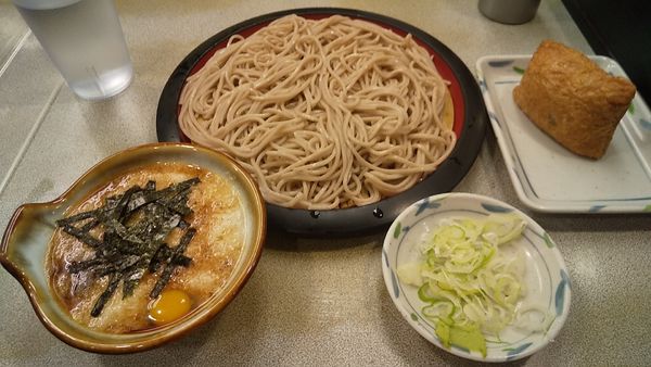 「とろろせいろ+五目いなり(¥430+100)」@そば処 かめや 神田西口店の写真