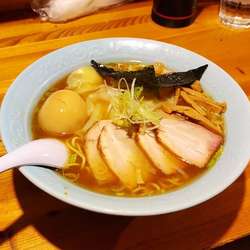 チャーシューワンタン麺（魚介系 ＋味付け玉子）