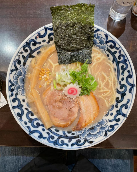 「魚介とんこつ塩らー麺」@東京駅 斑鳩の写真