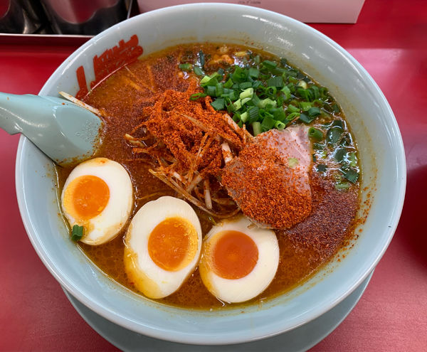 「ウルトラ激辛ラーメン+半ライス+味玉 ￥940+￥130+￥0」@ラーメン山岡家 土浦店の写真
