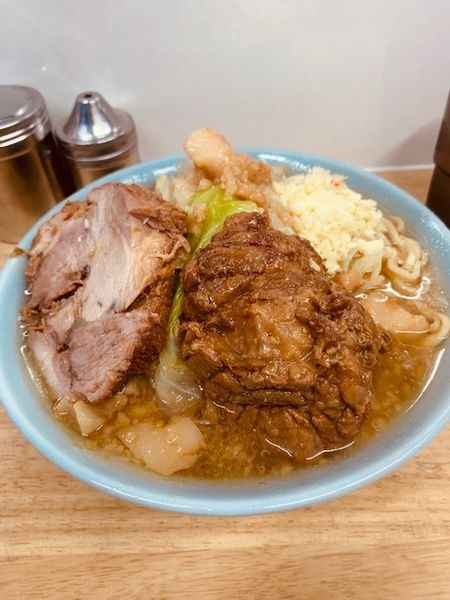 「ラーメン 850円　豚増し 150円」@俺の生きる道 白山店の写真